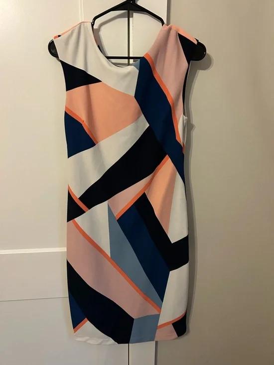 Vince Camuto Sleeveless Geometric Midi Dress in Pink, Navy & White - Picture 2 of 5